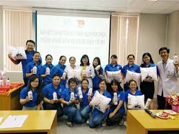 8 giờ sáng ngày 15/3, bệnh viện từ dũ tổ chức cuộc họp báo khẩn để cảnh báo về tính chất nguy hiểm khi tự sinh con tại nhà. Bá»‡nh Viá»‡n Tá»« DÅ©