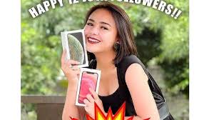 Mungkin mereka ingin menyapa idolanya ya. Amanda Manopo Bagikan 100 Iphone Gratis Tokoh Andin Sinetron Ikatan Cinta Juga Kasih Rp 1 M Tunai Warta Kota