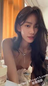 05年极品大长腿新疆小姐姐查小理被金主网调线上布置任务小麦色皮肤修长的身材全裸自慰极其风骚！