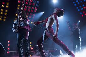 La película plasma el meteórico ascenso al olimpo de la música de la banda a través de sus icónicas canciones y su revolucionario sonido, su crisis cuando el estilo de vida de mercury estuvo fuera de. Bohemian Rhapsody Asi Fue El Complicado Rodaje Y Las Anecdotas De La Pelicula Sobre Queen Y Freddie Mercury