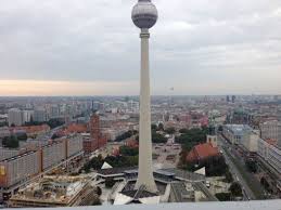 View deals for park inn by radisson berlin alexanderplatz, including fully refundable rates with free cancellation. Bild Fernsehturm Zu Aussichtsplattform Hotel Park Inn Berlin Alexanderplatz In Berlin Mitte
