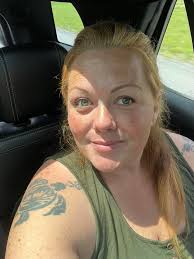 Are you part of the 13%? 👀 Red hair is already rare. Pair it with deep,  rich brown eyes and you've got something truly one-of-a-kind. Brown-eyed  redheads, this one's for you. 🤎