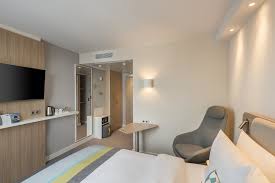This hotel is 1.9 mi (3.1 km) from römer and 2.1 mi (3.3 km) from alte oper. Holiday Inn Express Frankfurt City Westend An Ihg Hotel In Hessen Hotel Rates Reviews On Orbitz