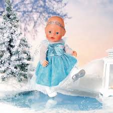 Dazu sollte sie allerdings zuvor etwas getrunken haben. Baby Born Prinzessin Auf Dem Eis Smyths Toys Superstores