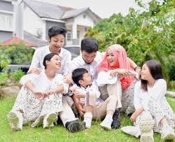 8 Potret Harmonis Okie Agustina Bareng Suami Dan 4 Anak Makin Kompak Dan Bahagia Kapanlagi Com