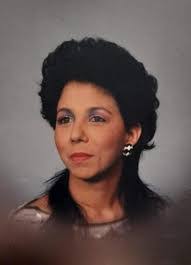 Annie Irons's Instagram, Twitter & Facebook