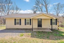 150 Presley Hill Ln, Erin, TN 37061