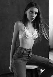 Black Women Models After 50 Blackwomenmodels Models Photoshoot Fashion Photoshoot Model Poses