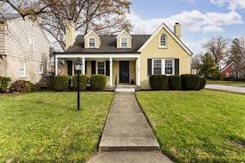 521 Oxford Pl Louisville Ky 40207 46 Photos Mls 1574964 Movoto