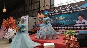 Ingat, acara kuliah bukan tempat untuk fashion show atau warung kopi ngopi. 50 Model Tampilkan Busana Muslim Modern Radar Banyumas