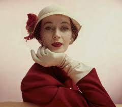 Charm Of The Carolines Ladies Hat Etiquette Hats Vintage Lady In Red Fashion