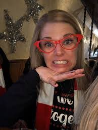 Amanda Theiss's Instagram, Twitter & Facebook