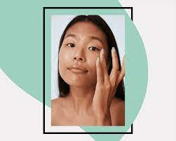 Even though the salt concentration is not much at the beginning, it gets saltier and saltier as the tears depending on how hard you've been crying, puffiness can last as short as half a day or as long as 2 days. How To De Puff Your Eyes Fast