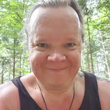 Hi friends! I loved this video! The music is very emotional! Tell me if you  guys like it!