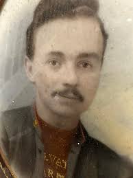 To our photo experts. Found that picture between my grandmothers papers.  Any idea of what army those solders belong and what year is it possible?