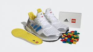 Kaufen sie die heißeste auswahl an adidas schuhen für damen und herren bei alwayclubs.com. Adidas Neue Sneaker Lassen Sich Mit Legosteinen Erweitern Golem De