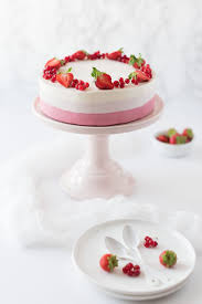 Entremets Ombre Fruits Rouges Vanille Amande Lilie Bakery Amande Poire Au Chocolat Mousse De Fruits Rouges