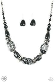 Black And White Necklace Set Paparazzi Jewelry Black And White Necklace And Earrings Black And White Necklaces Necklace Set Amazing Jewelry