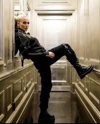 Loredana gib mir nicht die schuld (musikvideo). Loredana Zefi Artist Click Artist