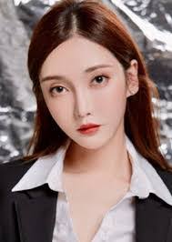 Yi Han's Instagram, Twitter & Facebook