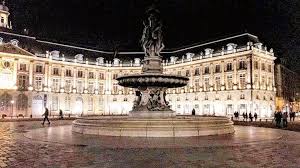La Critique Est Aisée Et L Art Est Difficile Repost Elisebarrault3011 Mercii La Critique Est Aisee Mais L Art Est Difficile Philippe Destouches Criticism Is Easy In 2020 Outdoor Decor Outdoor Fountain