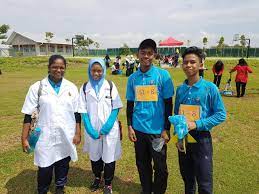 Intan julia (16 tahun) bersekolah di smk seri gading. Smk Warisan Puteri August 2017