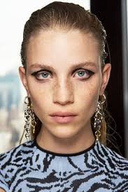 Autumn Winter 2019 Backstage Beauty With British Vogue Fashion Beauty Fashion Show