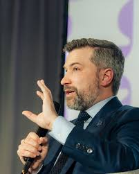 𝐋𝐚 𝐯𝐨𝐢𝐱 𝐝𝐞 𝐥𝐚 𝐫𝐞𝐥𝐞̀𝐯𝐞 𝐚 𝐝𝐞 𝐥𝐚 𝐯𝐚𝐥𝐞𝐮𝐫 𝐞𝐭  𝐜𝐞𝐥𝐥𝐞-𝐜𝐢 𝐦𝐞́𝐫𝐢𝐭𝐞 𝐝'𝐞̂𝐭𝐫𝐞 𝐞́𝐜𝐨𝐮𝐭𝐞́𝐞 🌞 Cette année, 