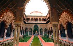 It felt like we were walking through a fairytale the entire 4 days we spent wandering the streets. Alcazar Of Seville Game Of Thrones Spain