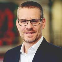 100+ Profile mit dem Suchbegriff „Schroff“