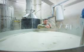 Berea cu chipul unor genii se produce la buzău. Unii PleacÄƒ AlÈ›ii Vin Un Francez S A Mutat La BuzÄƒu È™i Produce Bere Pentru Genii Ziarul Romanesc Uk È™tiri Pentru Romanii Din Marea Britanie