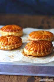 La Tana Del Coniglio Piccole Galette De Rois Con Crema Frangipane Food Food And Drink Food Photography