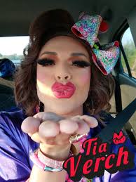 ME ENCANTA... Me encanta la gente que transmite buena vibra. Me encanta la  gente que proyecta positivismo Me encanta la gente que canta mientras  camina, esos que van tocando un instrumento que