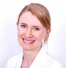 Anna Strach's Instagram, Twitter & Facebook