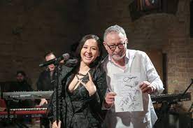 Manizha dalerovna sangin (née khamrayeva; Manizha Dalerovna Sangin Rabotniki Tv