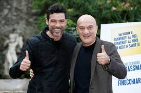 Quanti sono oggi, per dire, i neonati che vengono portati in chiesa per essere battezzati, e non è forse vero che il numero delle persone che frequentano la messa. Non C E Piu Religione Incontro Con Claudio Bisio E Il Cast Del Film Magazine Delle Donne