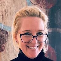 Heather Marrs's Instagram, Twitter & Facebook