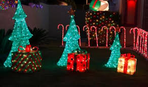 Outdoor Lighted Christmas Decorations Ideas Tips Lovetoknow