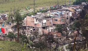 Un deslizamiento de tierra, generado por las fuertes lluvias, dejó en la madrugada de este martes catorce personas muertas en el barrio la . El Incendio Que Consumio A Vila Carola Ocho Anos De La Tragedia De Villa Carola En Dosquebradas Pereira Caracol Radio