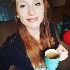 Hi, let's connect! @laura_fitandbalanced I'm Laura, a 44yo  Mind-Body-Nutrition coach