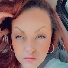 Mandy Bushey's Instagram, Twitter & Facebook