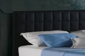 Il nostro assortimento articoli per la spalliera svedese è vasto quanto la nostra. Letto In Pelle Nera Barth