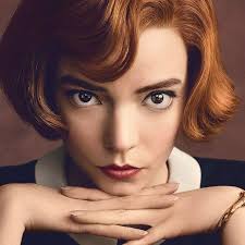 The Queen's Gambit star Anya Taylor-Joy just showed off her real hair and  she looks like a completely different person