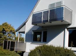 Edelstahl Balkongelander Mit Lochblechfullung Balkongelander Edelstahl Balkon Balkon Sichtschutz