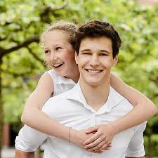 Vor der ersten ausstrahlung sprach er offen über seine depressive phase und verriet, ob er immer noch. Wincent Und Seine Schwester Melina Melina Schwester Seine Und Wincent Wincent Weiss Wincent Wincent Weiss Schwester
