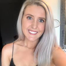 Holly Seay's Instagram, Twitter & Facebook