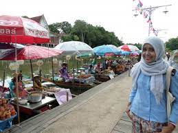 Hanya lima puluh kilometer dari pedang besar, hat yai adalah magnet bagi wisatawan malaysia hatyai juga memiliki pasar terapung yang disebut floating market klonghae. Floating Market Hatyai Buka Hari Apa Malaysiphoru
