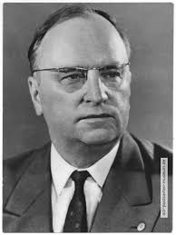 Kurt Hager, Mitglied des Politbüro des ZK der SED und Leiter der  Ideologischen Kommission