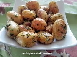 On en connaît plusieurs milliers, plus de 10 000 selon certaines estimations (1 294 inscrites au catalogue communautaire européen et 192 au catalogue officiel français, chiffres 2010), qui se répartissent en deux groupes. Pommes De Terre Nouvelles Sautees Au Sel De Guerande Et Ciboulette Cuisine Gourmande De Carmencita