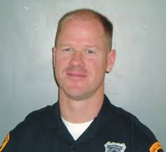 Speeder leads police